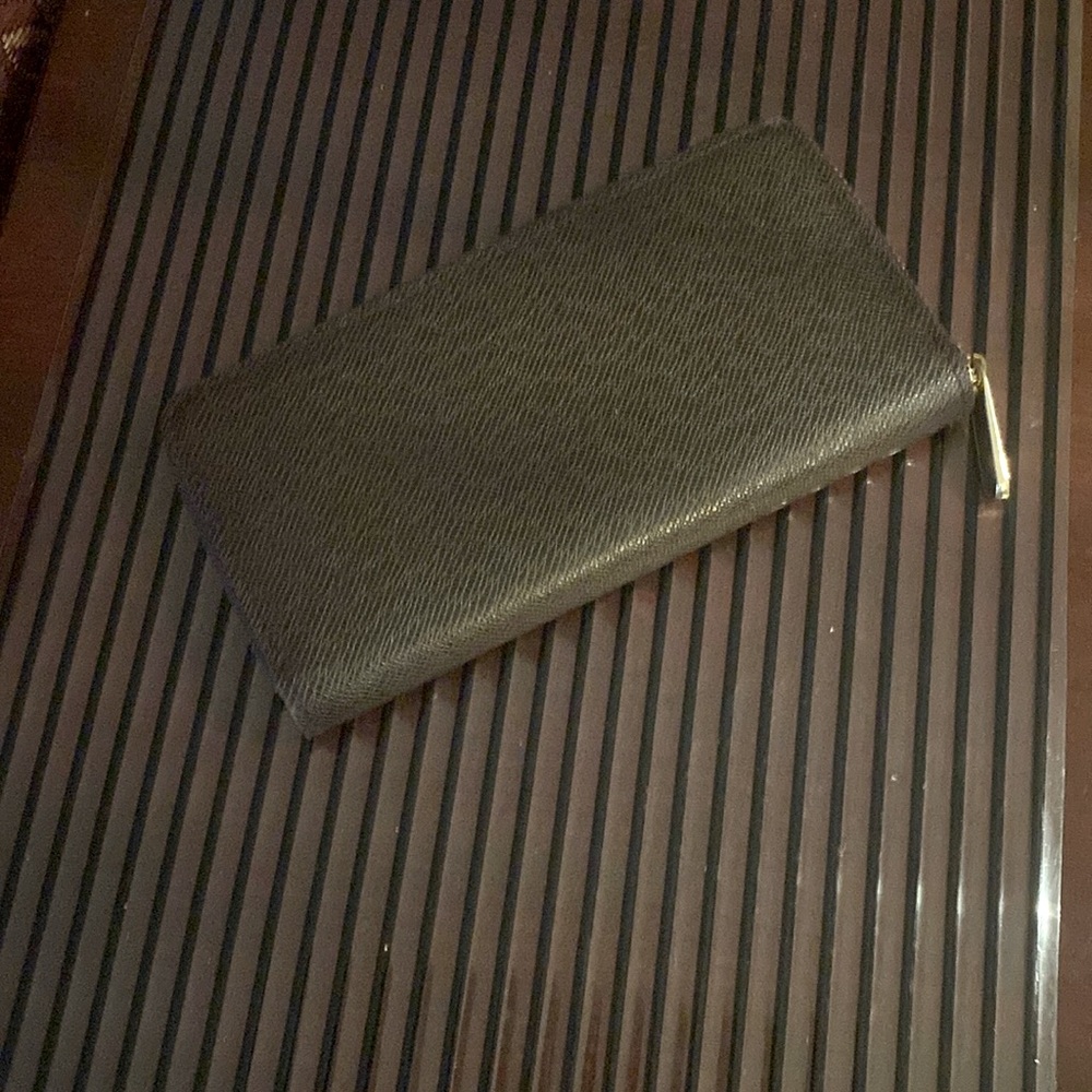 Textured Dark Brown Leather Zipper Wallet.